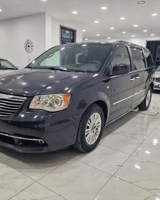 Lancia Voyager 2.8 Turbo diesel 163 CV. 7 Posti