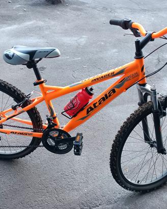 Atala Invader 24 policci 