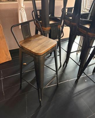 Sgabelli in legno per bar/ristoran