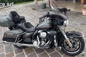 Harley Davidson Ultra Limited 114 con RETROMARCIA