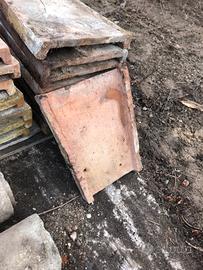 Embrici toscani in cotto e mattoni cotto antichi