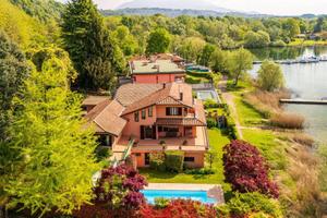 Villa di 662 m² con più di 5 locali e box auto a M