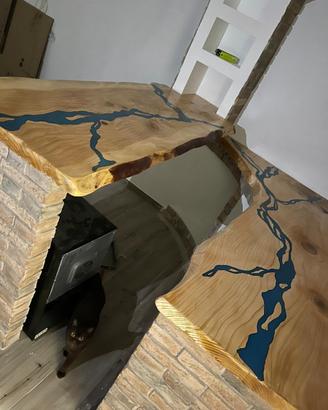Lavorazione artigianale con legno pregiati