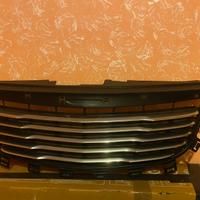 Griglia  anteriore lancia voyager 2011 in poi