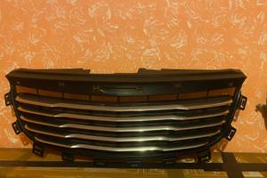 Griglia  anteriore lancia voyager 2011 in poi