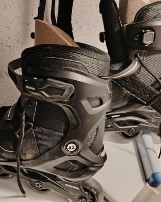 pattini in strada con ruote in fila