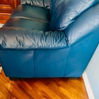 Divano in pelle blu