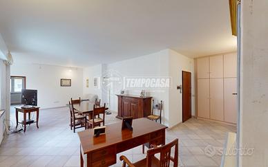 Ampio e luminoso appartamento nel cuore di Recanat