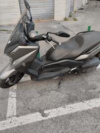 YAMAHA XMAX  250