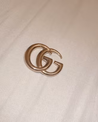 Fibbia Gucci linea GG Marmont