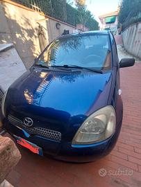 Yaris 2000