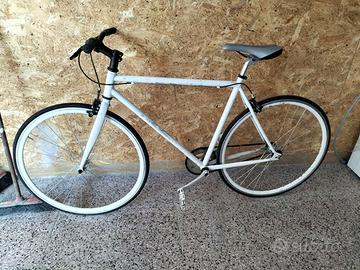 Bici da passeggio anche con scatto fisso