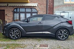 Toyota c-hr hybrid 2.0 e-cvt style con tech pack 