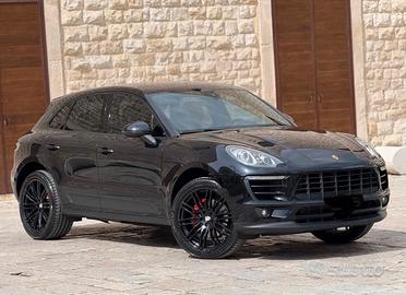 Porsche macan 3.0 V6 con gancio traino elettronico