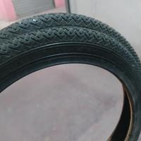 coppia di copertoni 