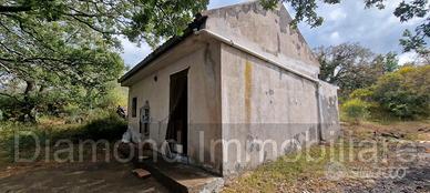 Casetta con terreno a Rovittello