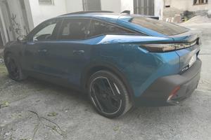 Peugeot 408 GT HYBRID 225 CV