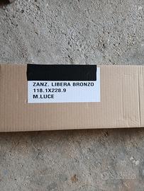 Due zanzariere a carrarmato – colore bronzo