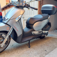 Aprilia scarabeo 400