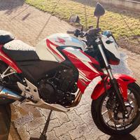 Honda modello cb 500 f con soli 5000 km