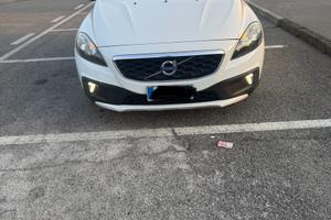 Volvo v 40
