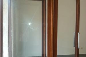 Negozio, o laboratorio artigianale, molto luminoso