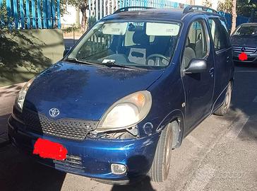 Auto unico proprietario Yaris verso Sol