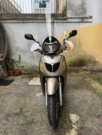 Sh 125 2001 poco trattabile, con revisione