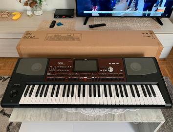 Korg pa700