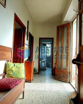 Villa di 169 m² con 5 locali e box auto a Santa Lu