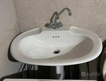 Lavandino con colonna