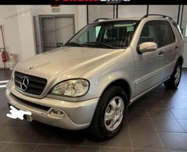 MERCEDES-BENZ ML 270 turbodiesel cat CDI NAVI-PE