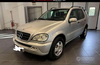 MERCEDES-BENZ ML 270 turbodiesel cat CDI NAVI-PE