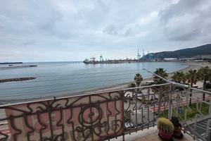 Fronte mare ultimo piano