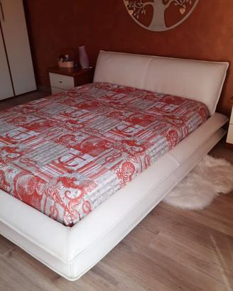 LETTO MATRIMONIALE in pelle AVORIO con DOGHE