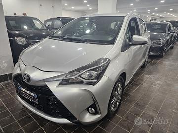 NUOVA TOYOTA YARIS 1.5 BENZ/GPL 110CV LOUNGE 2WD -
