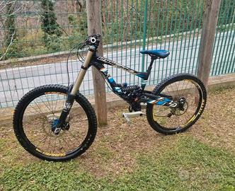 MTB Lapierre DH Team