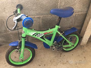 Biciclette da ragazzo e bambino
