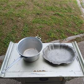 Pentola alluminio puro e vassoio in metallo