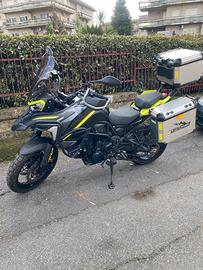 Moto benelli TRK 702X