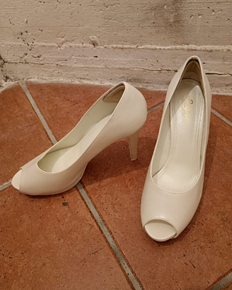 Scarpe aperte con tacco décolleté