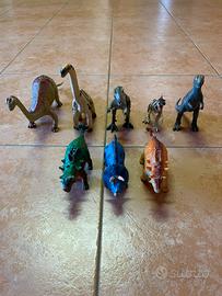 Set di dinosauri giocattolo