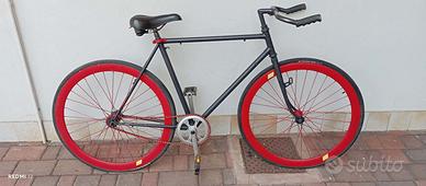 Bicicletta scatto fisso