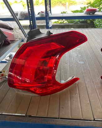 Faro Fanale posteriore destro PEUGEOT 2008 I