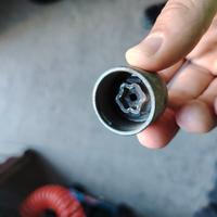 bullone antifurto BMW