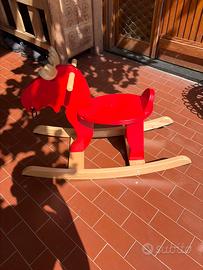 Cavallo a dondolo a forma di alce