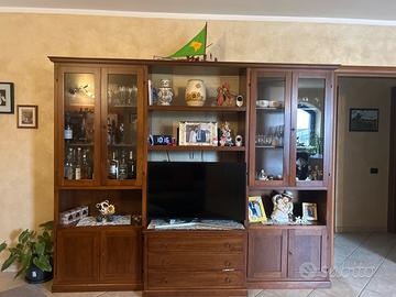 Mobile soggiorno in noce arte povera