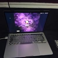 Mac book pro M2 2022 13"