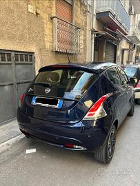 lancia y hybrid 01-2021