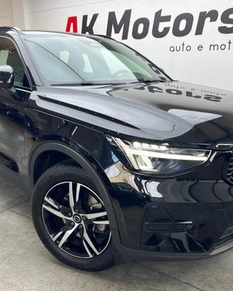 VOLVO XC40 B3 automatico Plus Dark